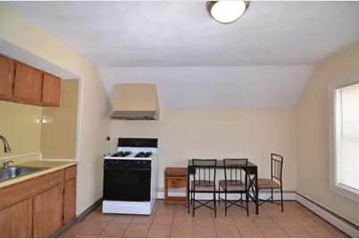 162 Pearl St #3, Malden, MA 02148 - Photo 1