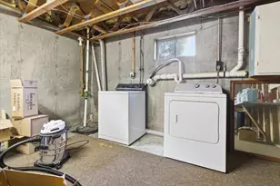 185 Elm St, Blackstone, MA 01504 - Photo 15