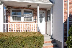 37 Pinewood Ave, Billerica, MA 01821 - Photo 9