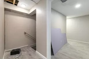 31 Garfield St, Lawrence, MA 01843 - Photo 7