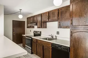 30 Skyline Dr, Braintree, MA 02184 - Photo 7