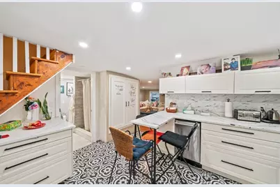 96 Utica St, Quincy, MA 02169 - Photo 15