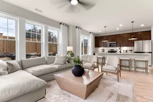 6 Stratton Dr, Woburn, MA 01801 - Photo 11