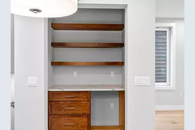 551 E 7th St #1, Boston, MA 02127 - Photo 5