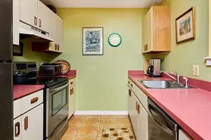 23 Randolph Pl, Northampton, MA 01060 - Photo 9