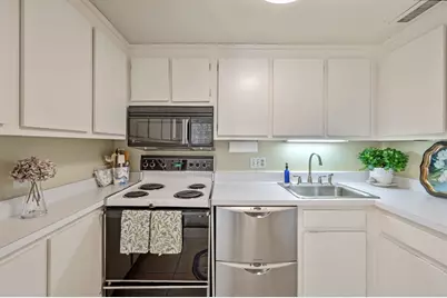 9 Skinner's Path #9, Marblehead, MA 01945 - Photo 3