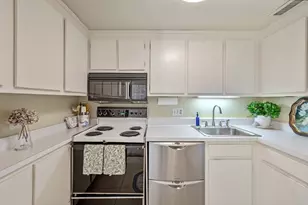 9 Skinners Path, Marblehead, MA 01945 - Photo 3