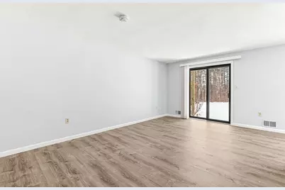 14 Centercrest Dr #14, Tyngsborough, MA 01879 - Photo 5