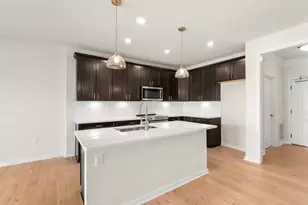 6 Stratton Dr, Woburn, MA 01801 - Photo 5