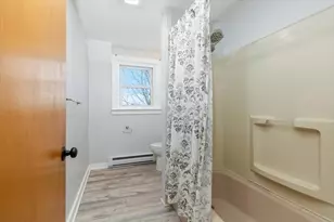 129 Friend St, Amesbury, MA 01913 - Photo 15