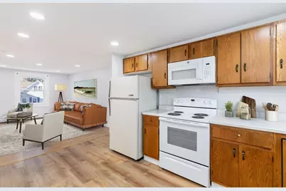 129 Friend St #2, Amesbury, MA 01913 - Photo 3