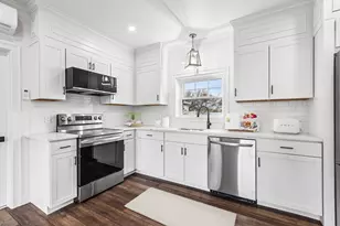 5 Smith St, Rockport, MA 01966 - Photo 5