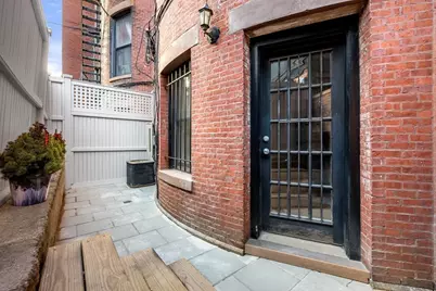 195 Beacon Street #2, Boston, MA 02116 - Photo 11