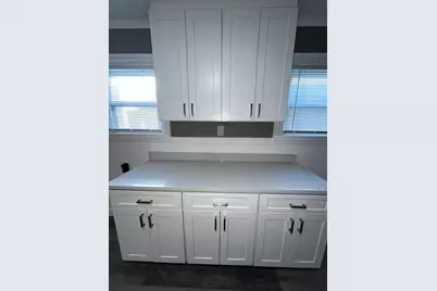 8 Camp St #1, Worcester, MA 01603 - Photo 3