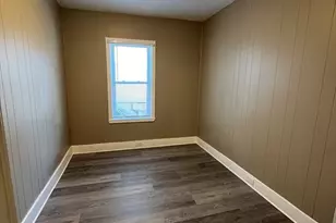 8 Camp St, Worcester, MA 01603 - Photo 9