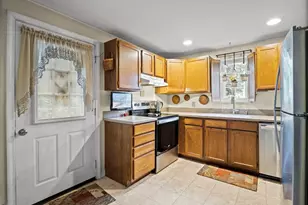 106 Lundberg St, Lowell, MA 01852 - Photo 7