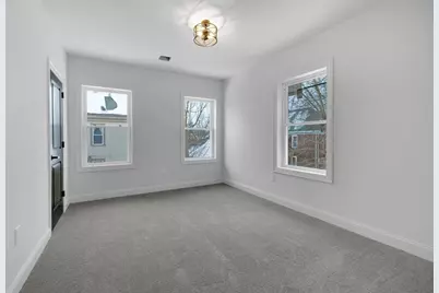 104 Lincoln St, Holyoke, MA 01040 - Photo 17