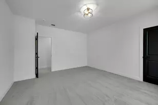 104 Lincoln St, Holyoke, MA 01040 - Photo 23