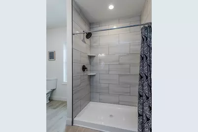 104 Lincoln St, Holyoke, MA 01040 - Photo 25