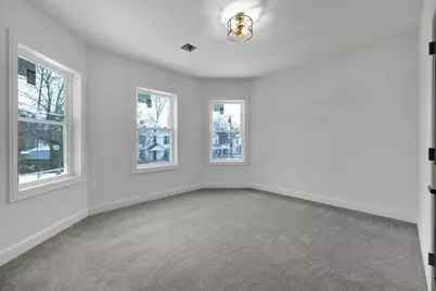 104 Lincoln St, Holyoke, MA 01040 - Photo 27