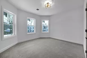 104 Lincoln St, Holyoke, MA 01040 - Photo 27