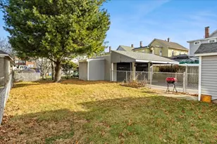 154 Summit St, Pawtucket, RI 02860 - Photo 7