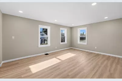 73 Gifford Ave, Dartmouth, MA 02747 - Photo 9