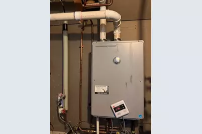 47 Shawmut St, Revere, MA 02151 - Photo 31