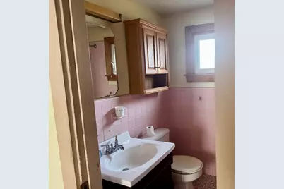 147 Summer St, Medford, MA 02155 - Photo 9