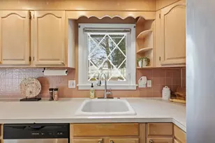 176 Silvin Rd, Chicopee, MA 01013 - Photo 7