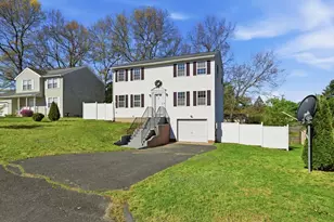 22 Pheasant Dr, Springfield, MA 01119 - Photo 3