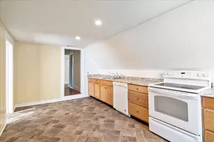 93 Carleton St, Haverhill, MA 01832 - Photo 11