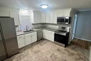 382 Holyoke St, Ludlow, MA 01056 - Photo 9