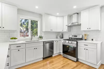 18 Lynn St, Malden, MA 02148 - Photo 9