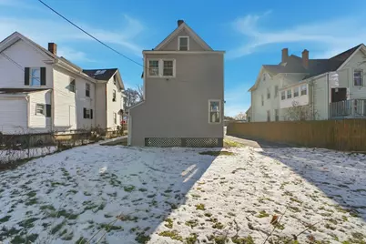 52 Osgood St, Springfield, MA 01107 - Photo 3