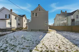 52 Osgood St, Springfield, MA 01107 - Photo 3