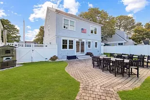 111 Shore Dr, Mashpee, MA 02649 - Photo 9