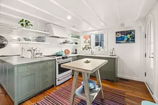 33 Ocean Ave, Oak Bluffs, MA 02557 - Photo 9