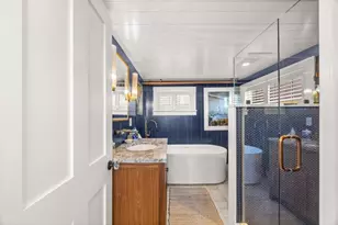 33 Ocean Ave, Oak Bluffs, MA 02557 - Photo 17