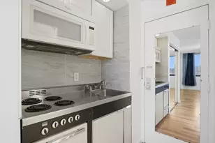 70 Southbridge St, Worcester, MA 01608 - Photo 7