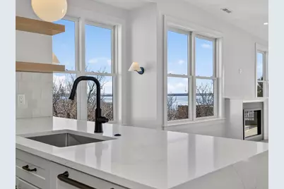 427 E 6th St #3, Boston, MA 02127 - Photo 3