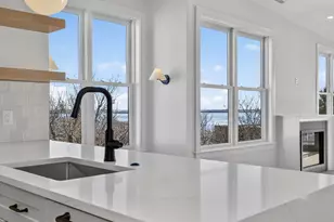 427 E 6th St, Boston, MA 02127 - Photo 3