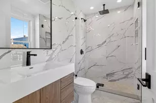 427 E 6th St, Boston, MA 02127 - Photo 13