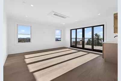 427 E 6th St #3, Boston, MA 02127 - Photo 7