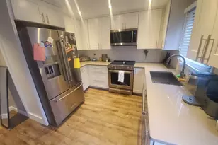 20 Bennett St, Wakefield, MA 01880 - Photo 3