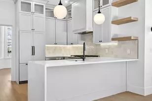 427 E 6th St, Boston, MA 02127 - Photo 3