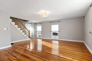 12 Wright St, Stoneham, MA 02180 - Photo 5