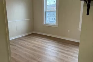 341 Lakeview Ave, Lowell, MA 01850 - Photo 7