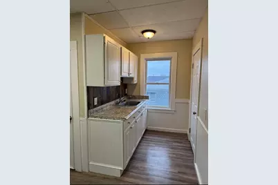 341 Lakeview Avenue #6, Lowell, MA 01850 - Photo 3