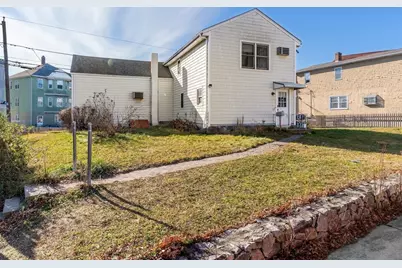 580 County St, Fall River, MA 02723 - Photo 11